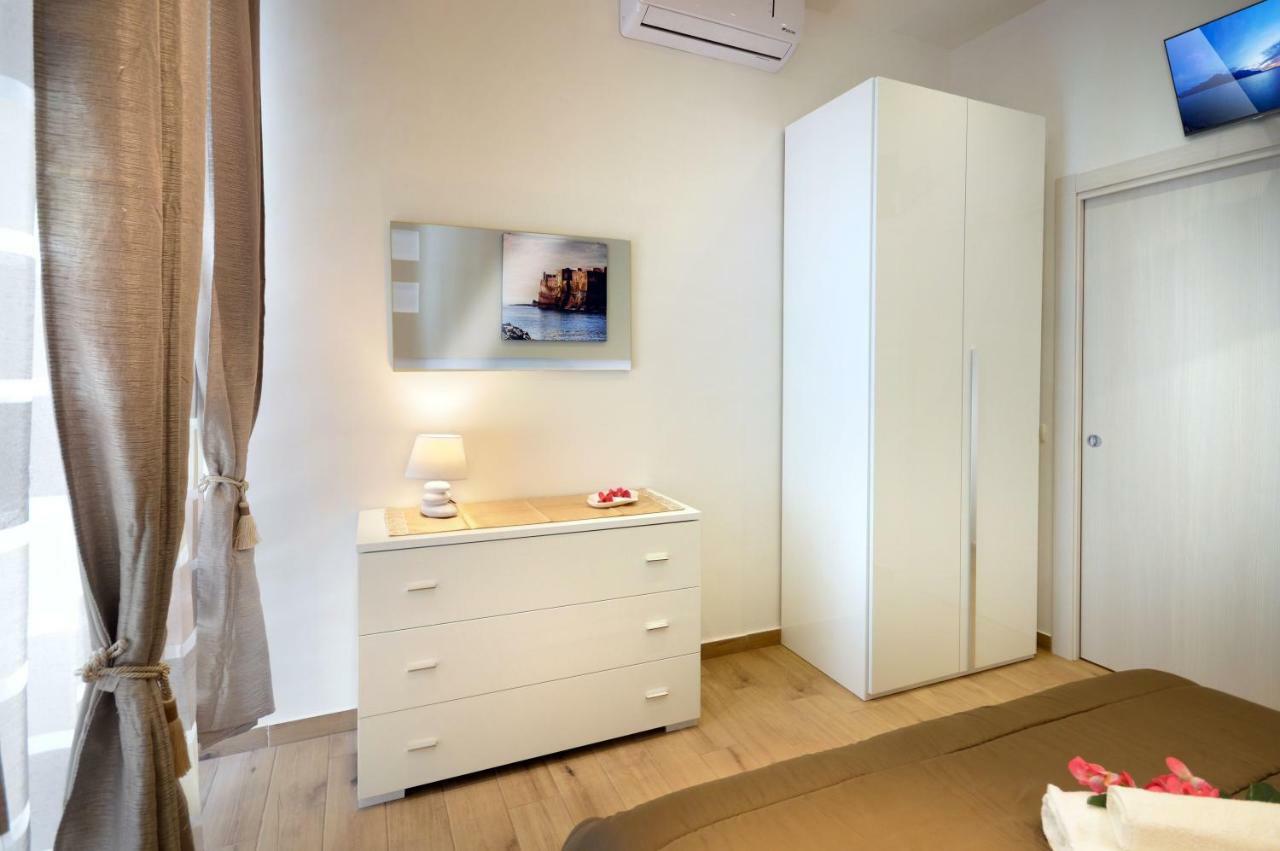 Alexandra Exclusive Apartment Napels Buitenkant foto